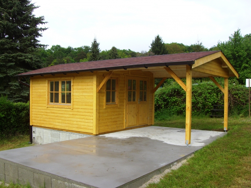 Gartenhaus mit langem Vordach